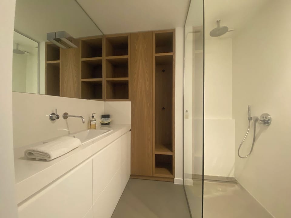 Deluxe Double Room, Park View | Bathroom | Bathrobes