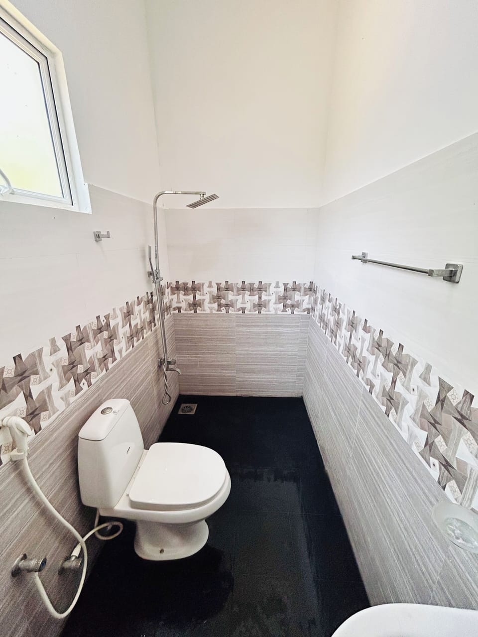 Shower, free toiletries, hair dryer, slippers