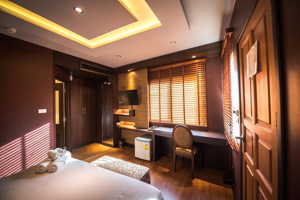 Superior Room | Minibar, desk, blackout drapes, soundproofing