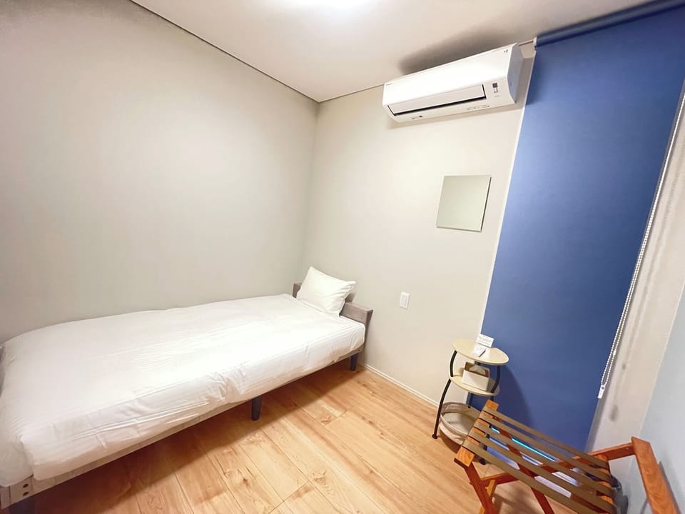 Basic Single Room | WiFi (free), bed sheets