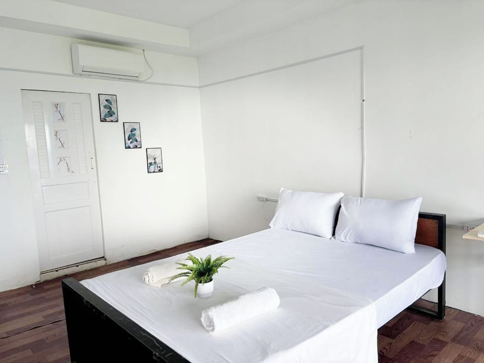 Basic Room, Sea View | Soundproofing, free WiFi
