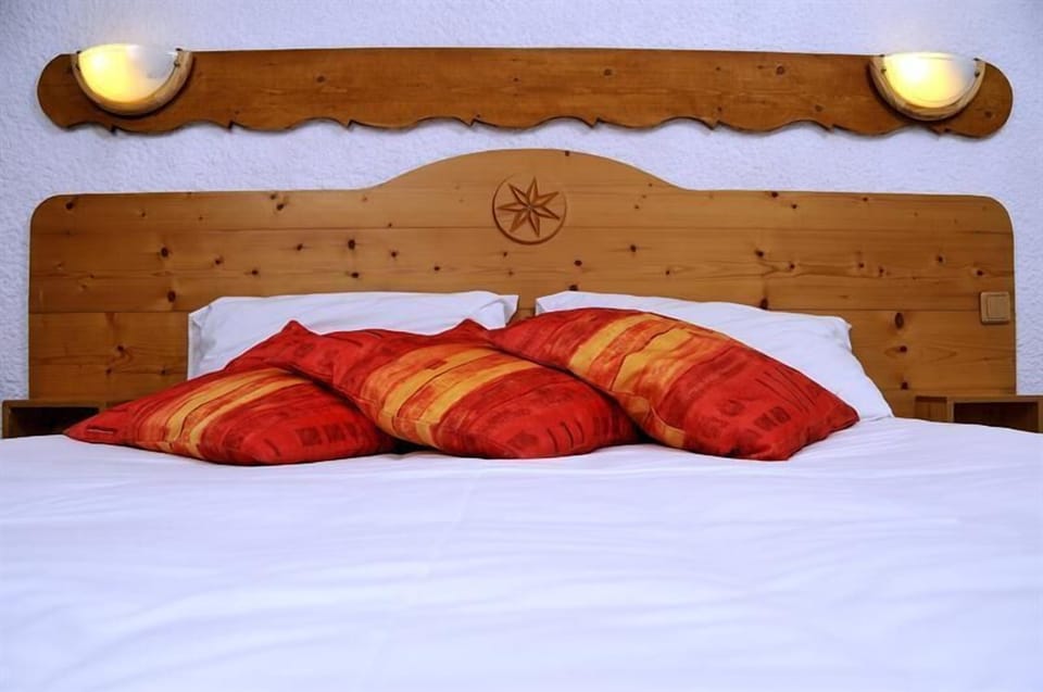 Double or Twin Room | In-room safe, desk