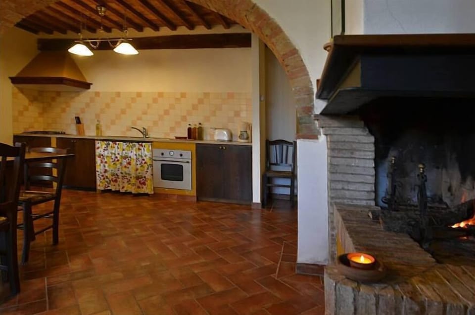 Apartment, 4 Bedrooms, Annex Building (Capanna) | Desk, free WiFi, bed sheets