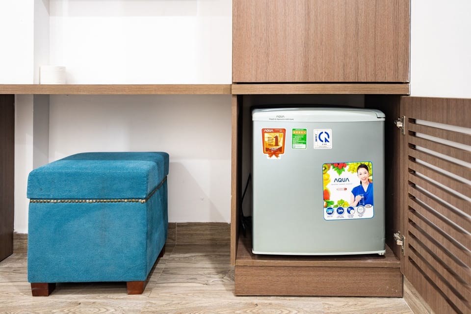 Deluxe Double Room | Minibar, individually furnished, desk, laptop workspace