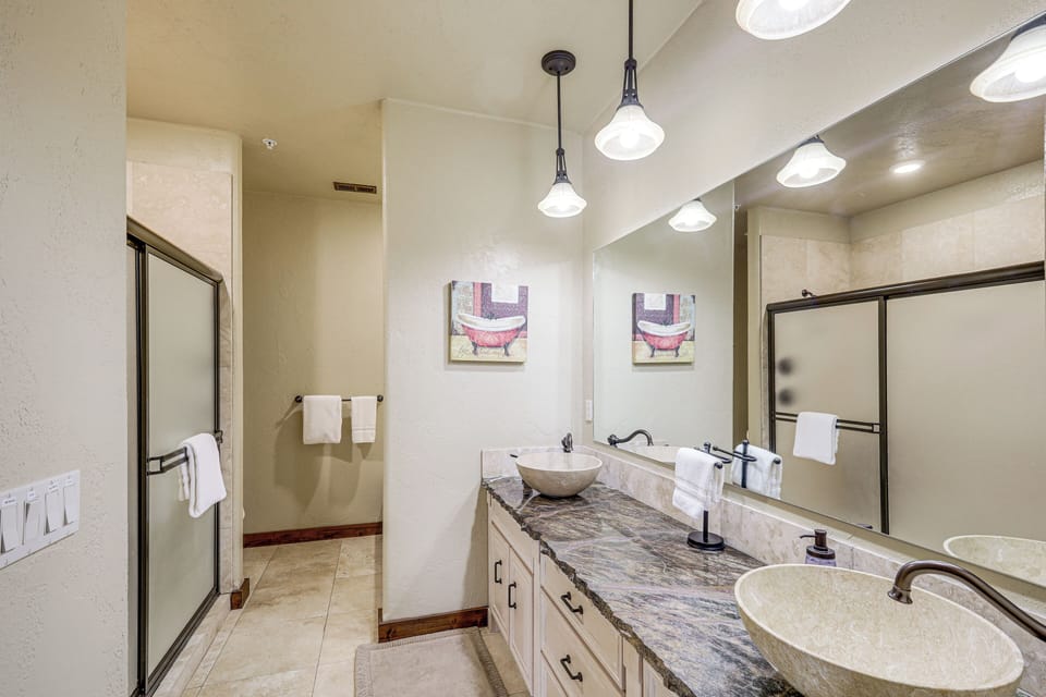Walkable Condo in Dtwn Mccall! Lake View + Balcony Apartment in McCall