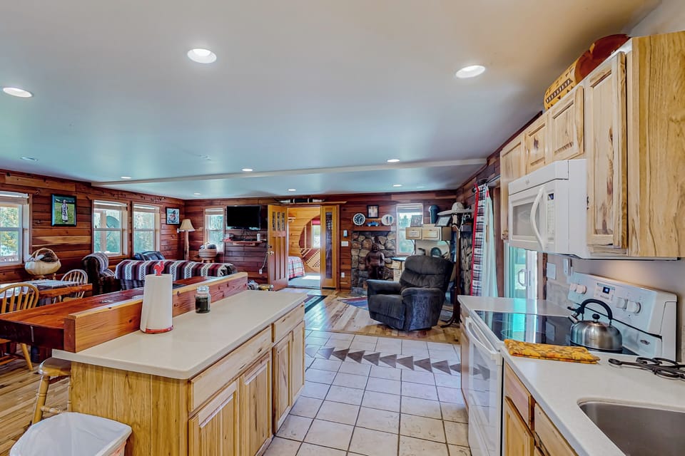 House (4 Bedrooms) | Interior
