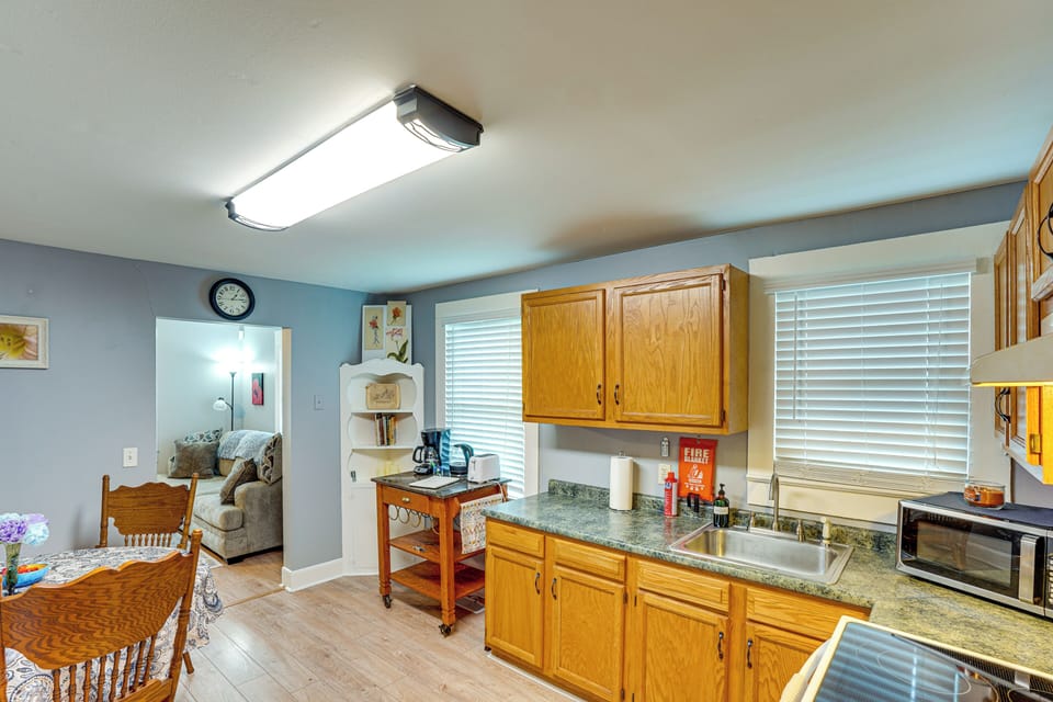 House (2 Bedrooms) | Interior