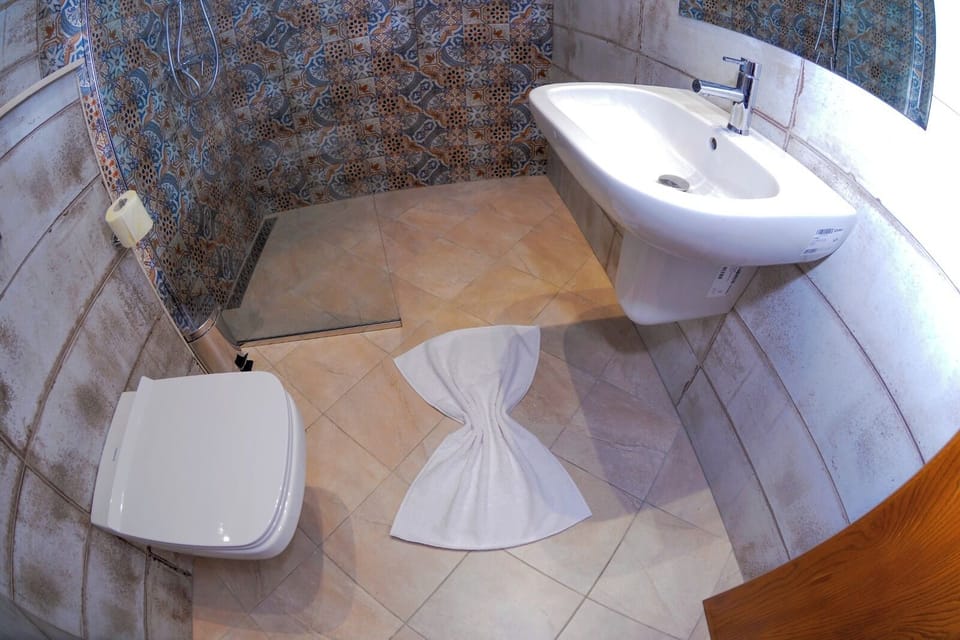 Family Suite | Bathroom