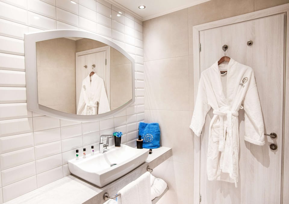 Free toiletries, hair dryer, bathrobes, slippers