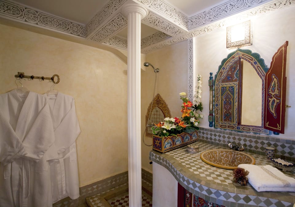 Double or Twin Room | Bathroom | Free toiletries, hair dryer, bathrobes, towels