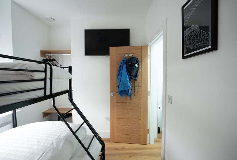 Triple Room | Free WiFi, bed sheets, wheelchair access