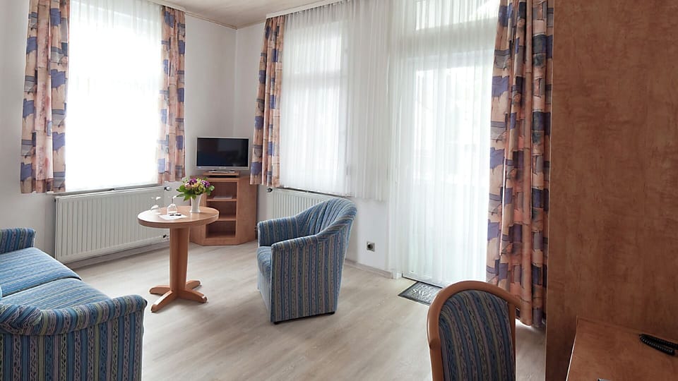 In-room safe, desk, laptop workspace, free WiFi