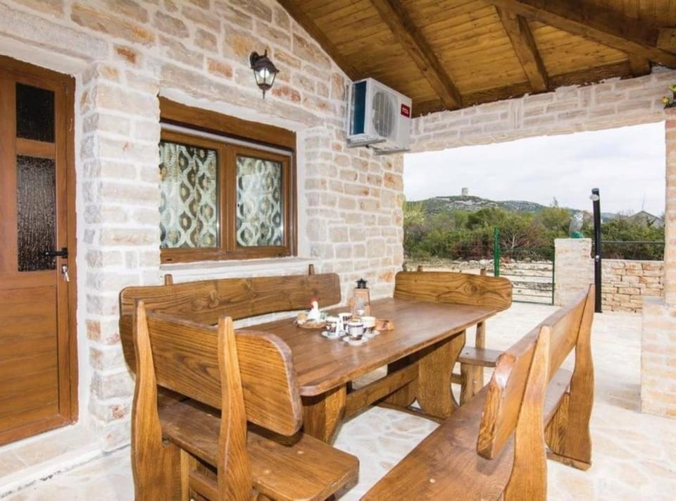 House (Three bedroom Vila with Pool) | Dining room