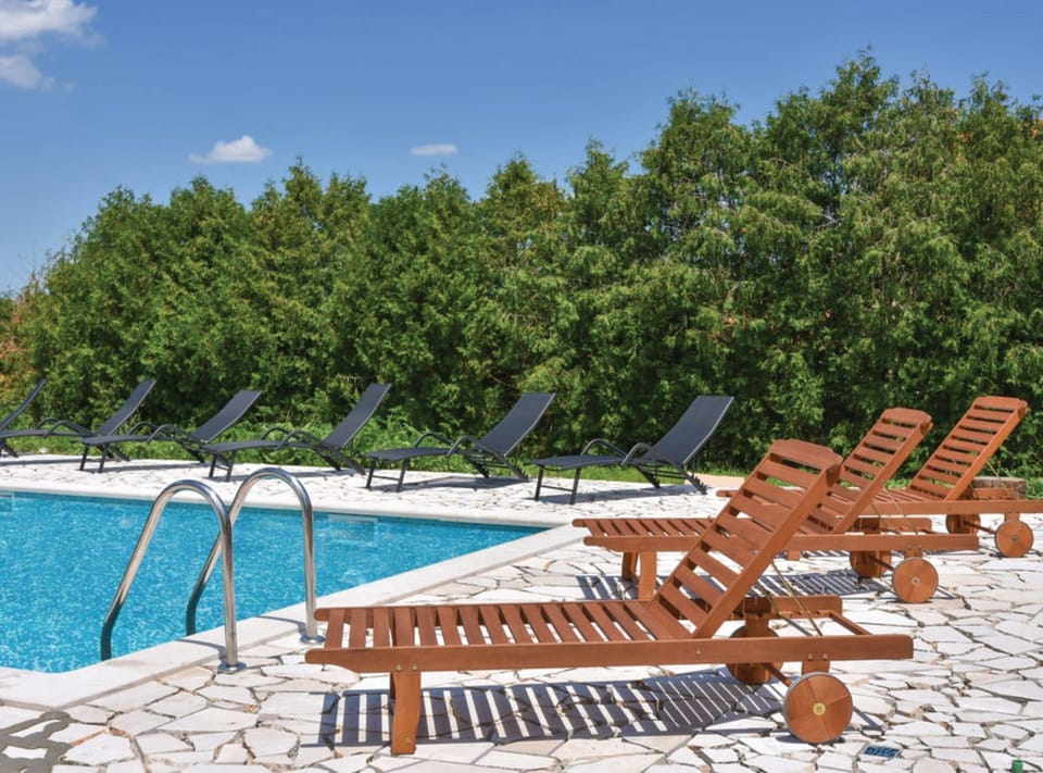 Twin Room (Twin Room With Balcony and Mountain V) | Pool