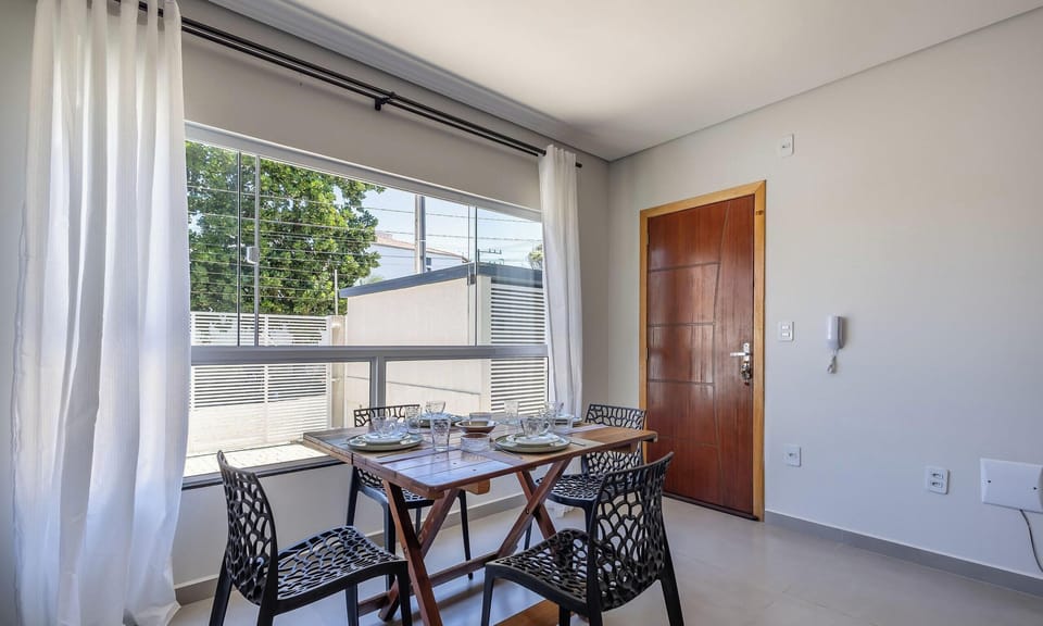 Basic Apartment | Dining