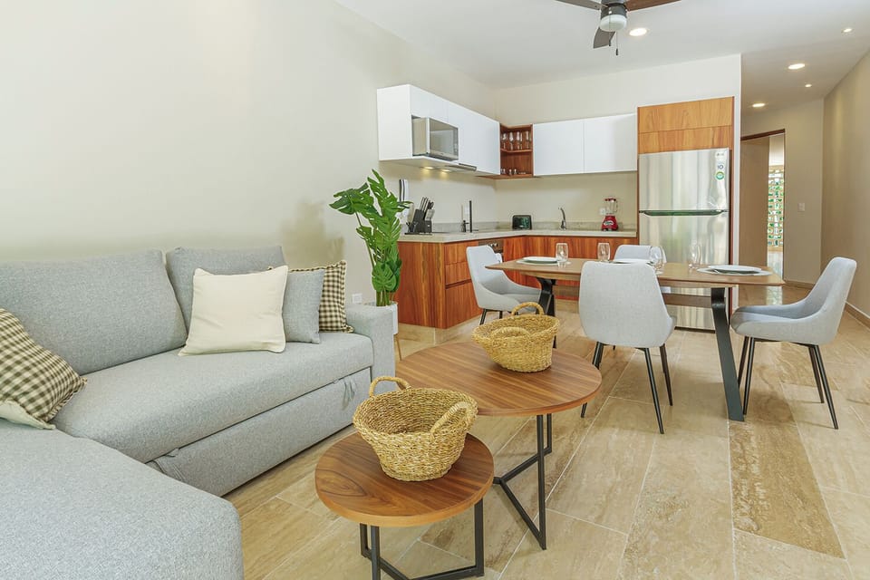 Standard Apartment, 1 Bedroom, Balcony, Garden View | Living area