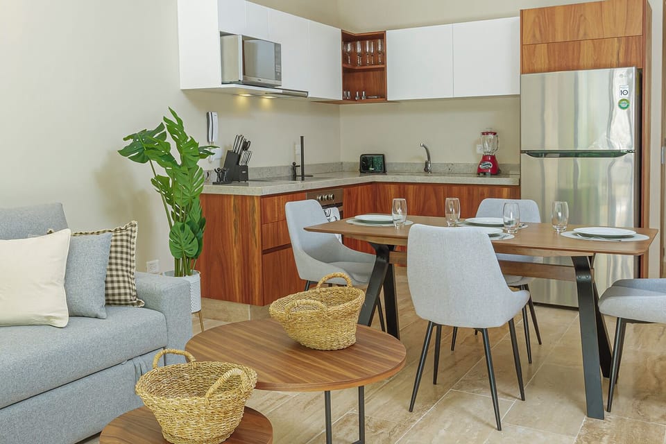 Standard Apartment, 1 Bedroom, Balcony, Garden View | Living area