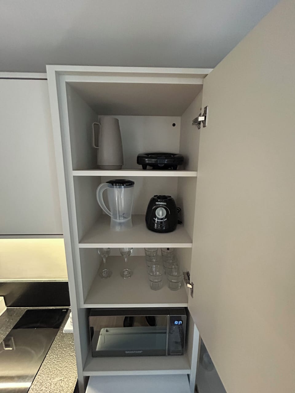Apartment | Private kitchen | Microwave, cookware/dishes/utensils