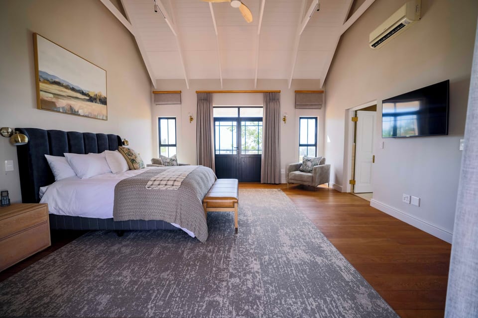 Luxury Double or Twin Room, 1 King Bed, Garden View | Premium bedding, minibar, in-room safe, individually decorated