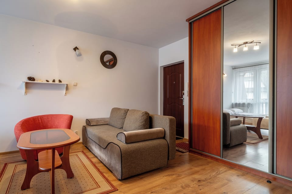 Studio Suite, Balcony | Iron/ironing board, free WiFi