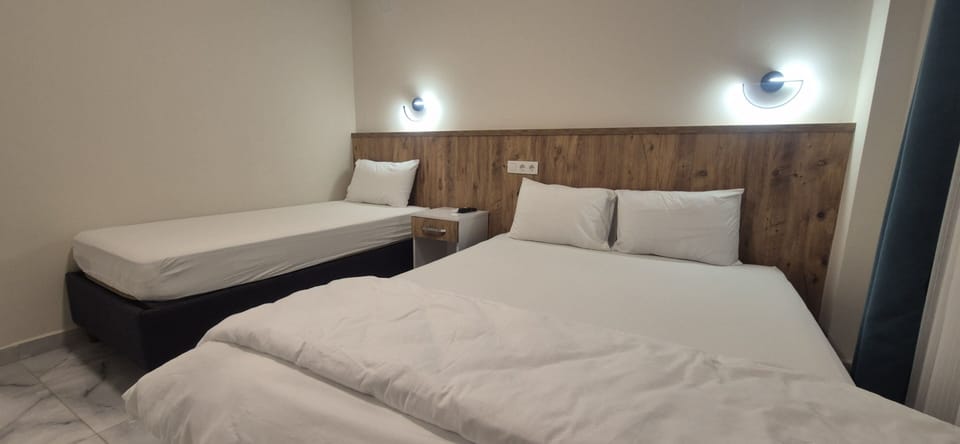 Superior Apartment | Desk, laptop workspace, iron/ironing board, free WiFi