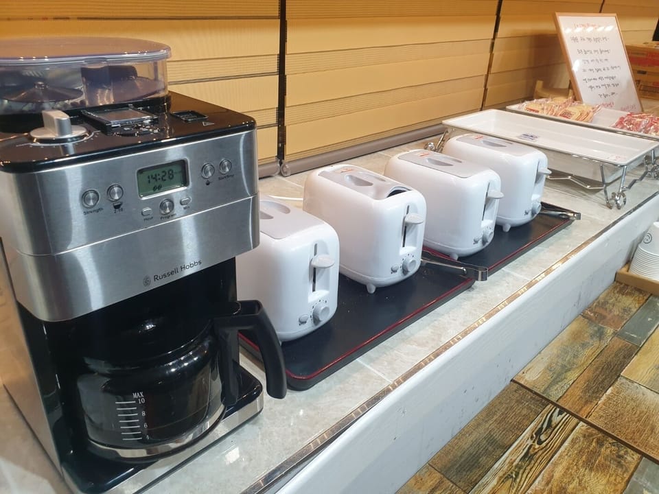 Free daily self-serve breakfast