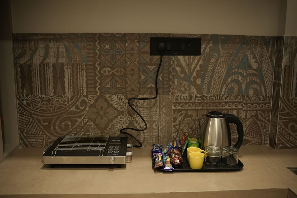 Suite Room | Laptop workspace, free WiFi
