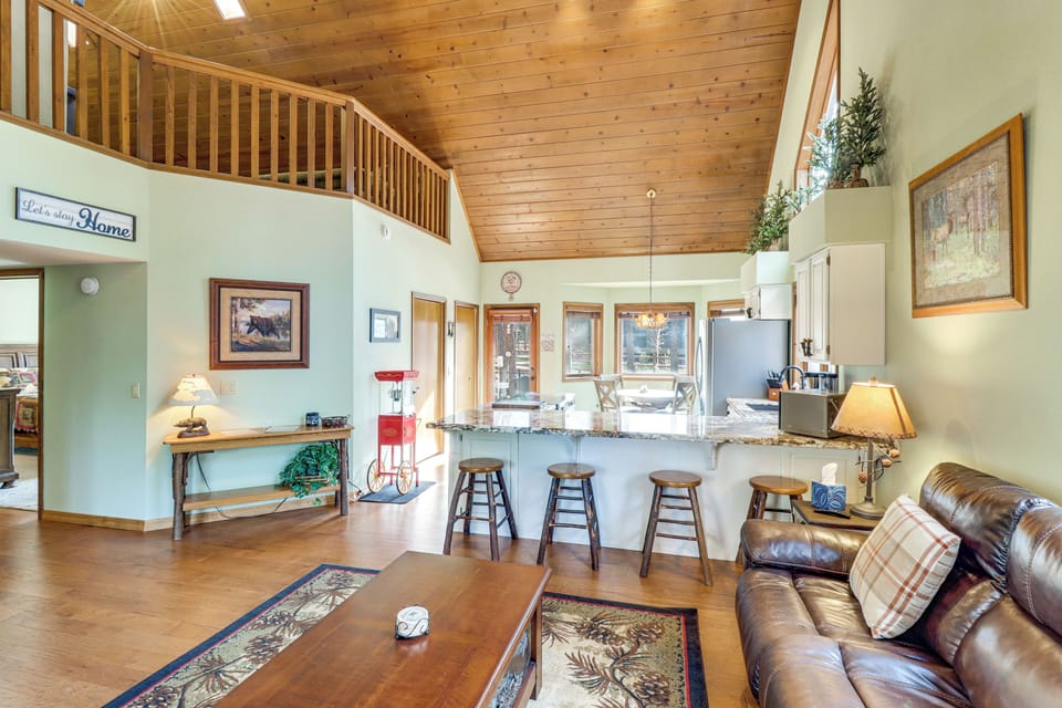 House (4 Bedrooms) | Interior