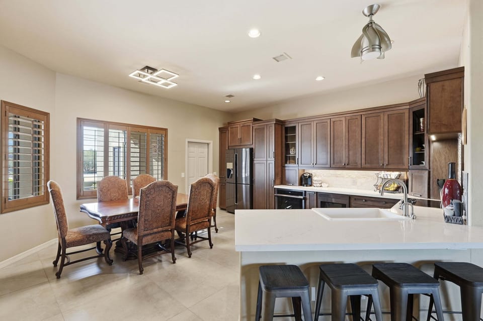 House, 4 Bedrooms | Private kitchen | Fridge, oven, coffee/tea maker, toaster