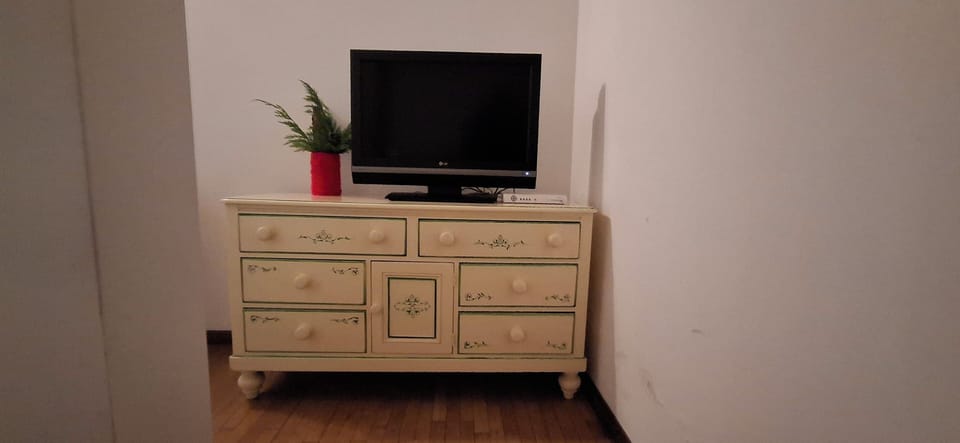 Classic Double or Twin Room | Living area | TV