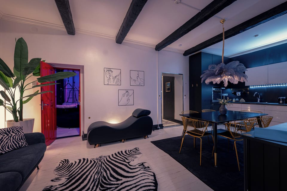 Exclusive Apartment | Blackout drapes, iron/ironing board, WiFi (free)