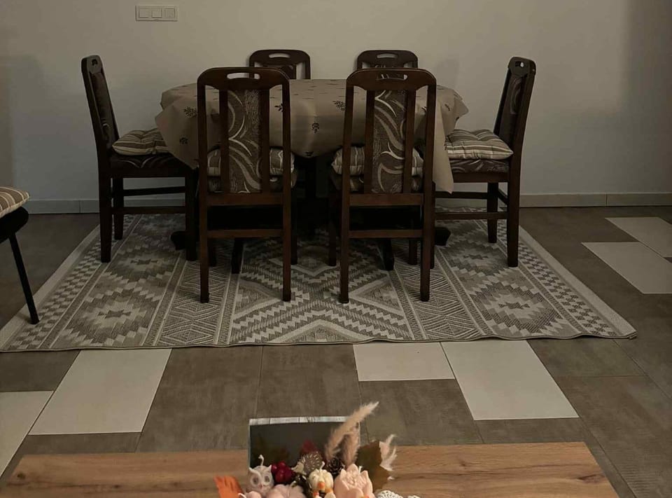Apartment (Two Bedroom Apartment With Terrace) | Dining room