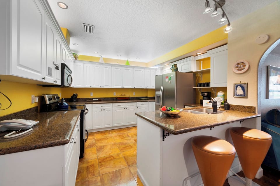 House (3 Bedrooms) | Private kitchen | Dishwasher, coffee/tea maker, electric kettle, highchair