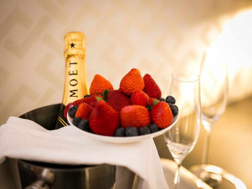 Exclusive Double Room, Balcony, City View | Room service - dining
