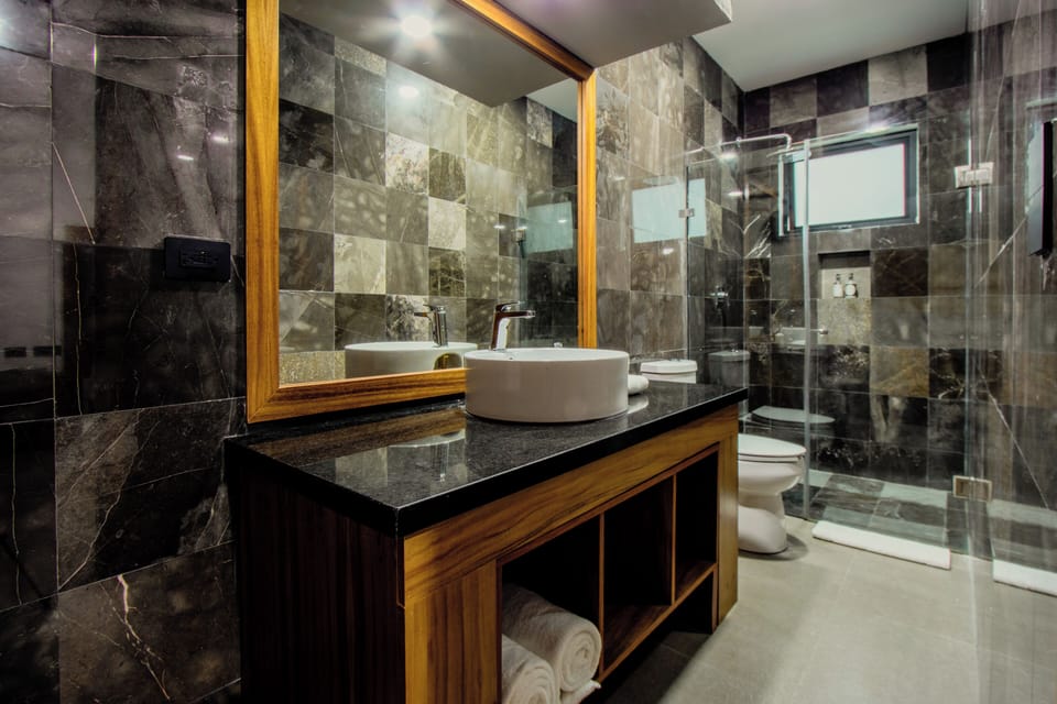 Superior Double Room | Bathroom | Shower, hair dryer, towels, soap