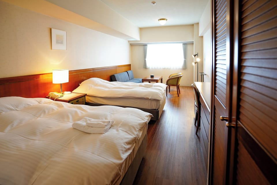 Twin Room | WiFi (free), bed sheets