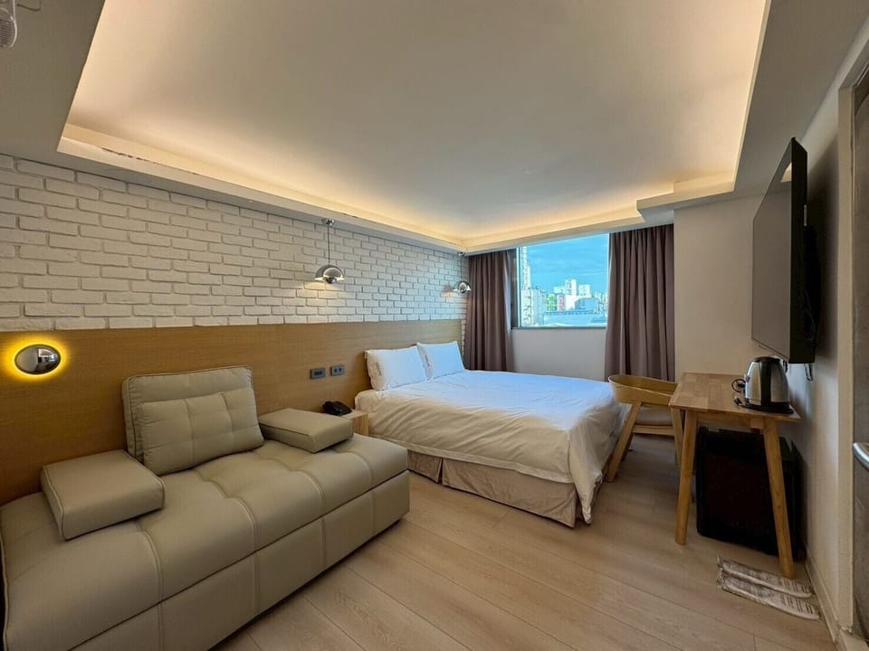 Superior Room, 1 Double Bed with Sofa bed | Free WiFi, bed sheets