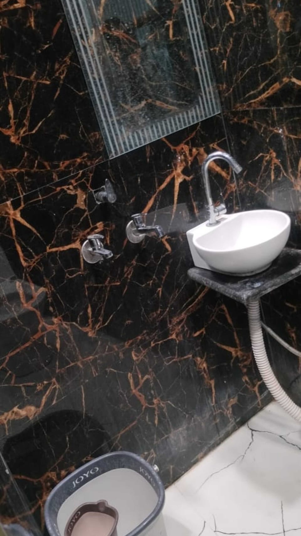 Superior Room | Bathroom | Shower, soap, shampoo