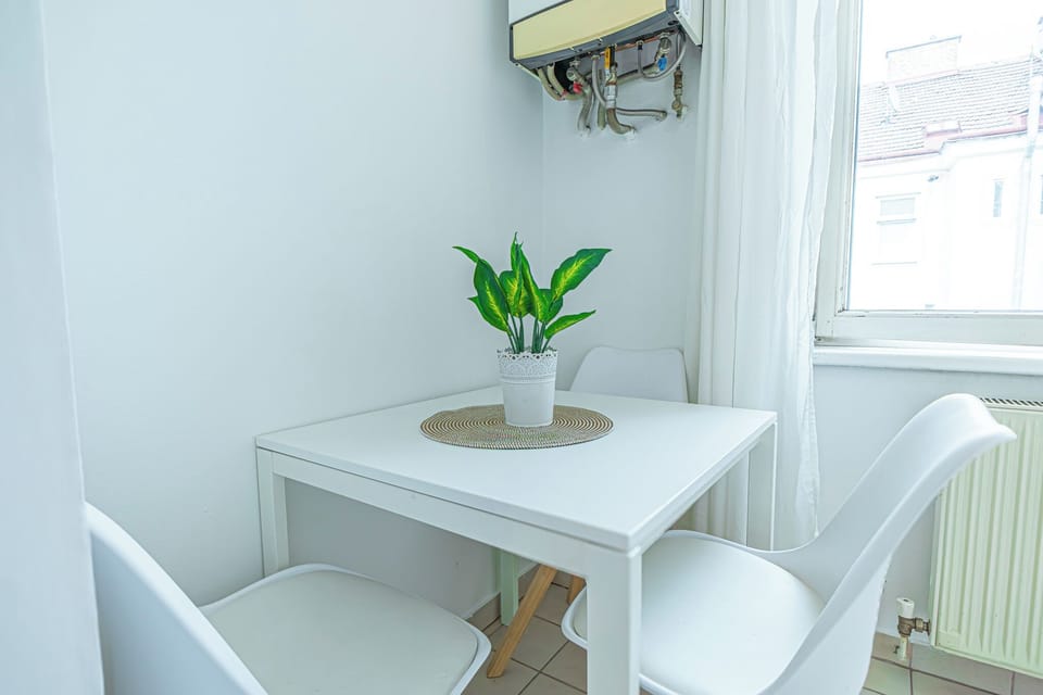 Basic Apartment | Private kitchen | Fridge, oven, stovetop, electric kettle