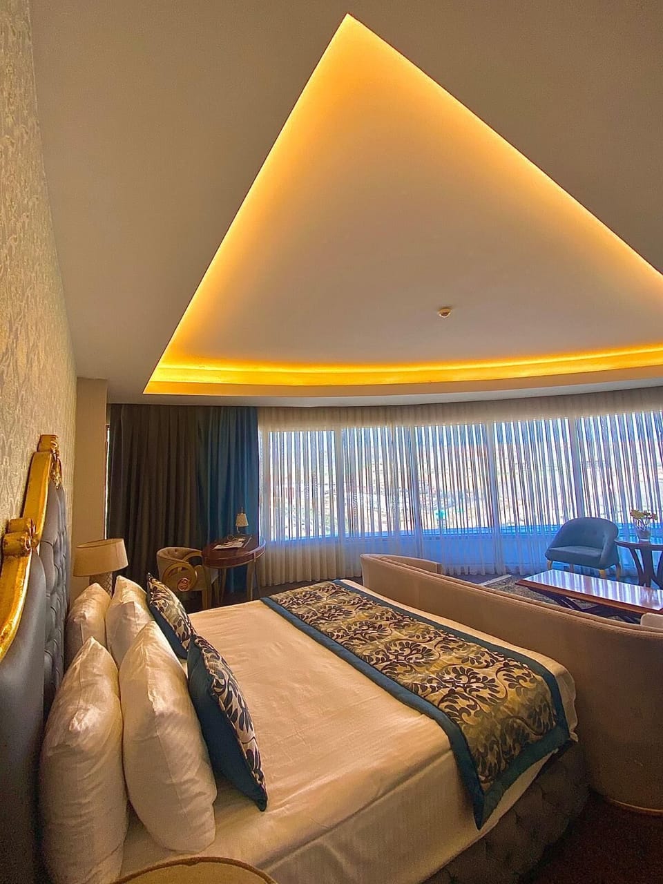 Junior Suite, 1 King Bed with Sofa bed, City View | Minibar, in-room safe, desk, laptop workspace