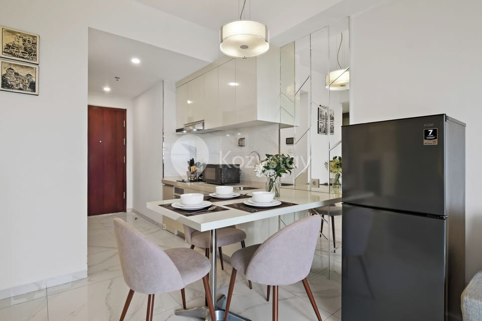 Apartment, 2 Bedrooms, City View | Dining room