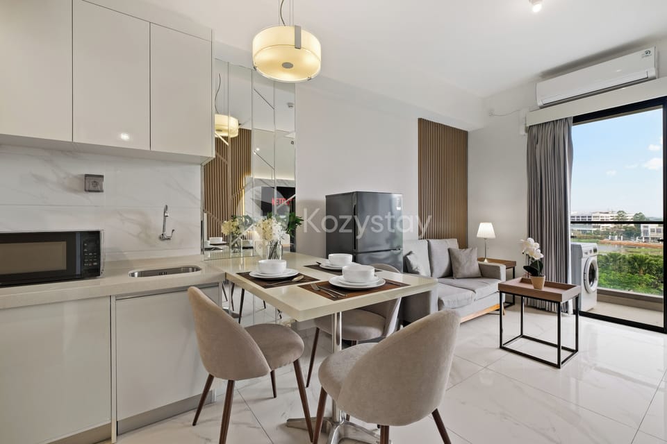 Apartment, 2 Bedrooms, City View | Dining room