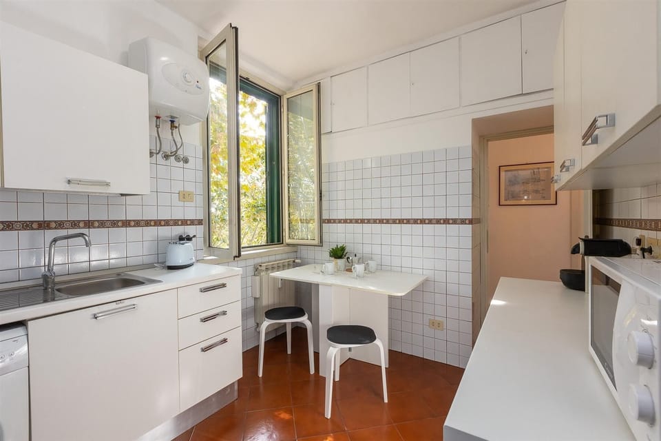 Apartment | Private kitchen | Microwave