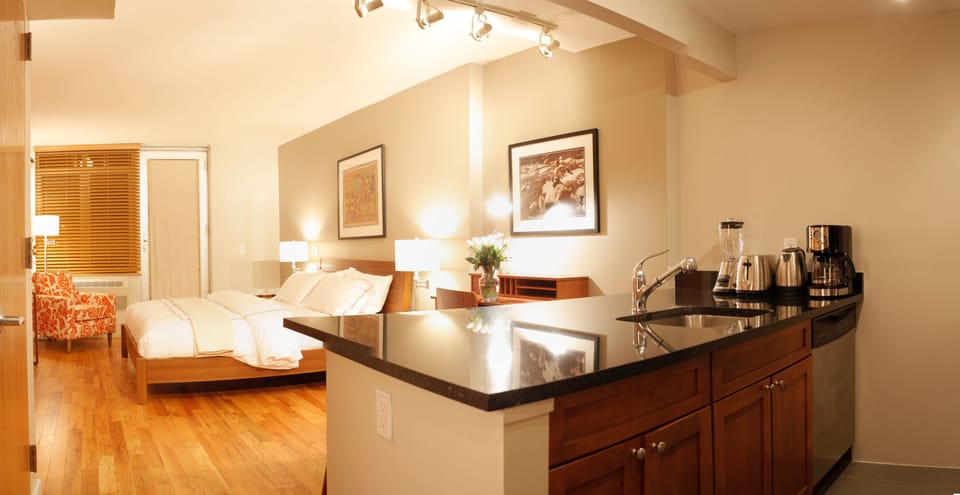 King Suite | In-room dining