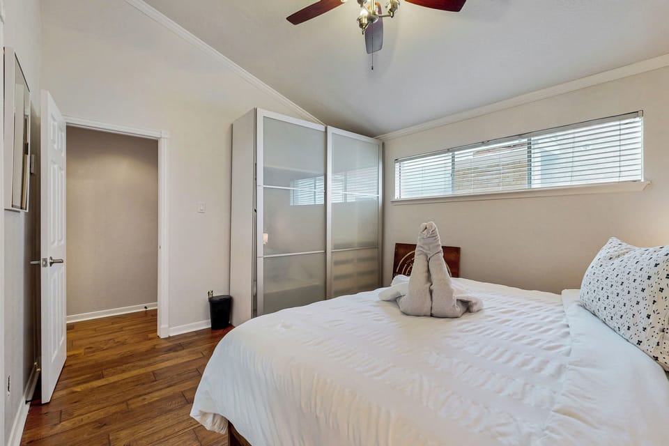 Apartment (1 Bedroom) | Interior