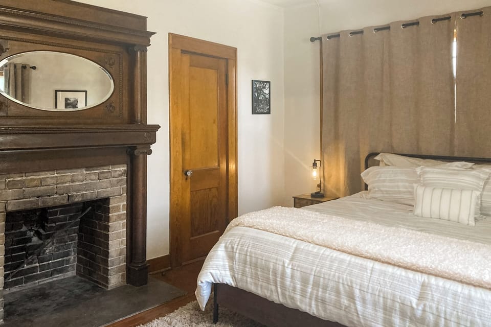 Walkable 1900s Home w/ Porch in Downtown Buda Cottage in Buda