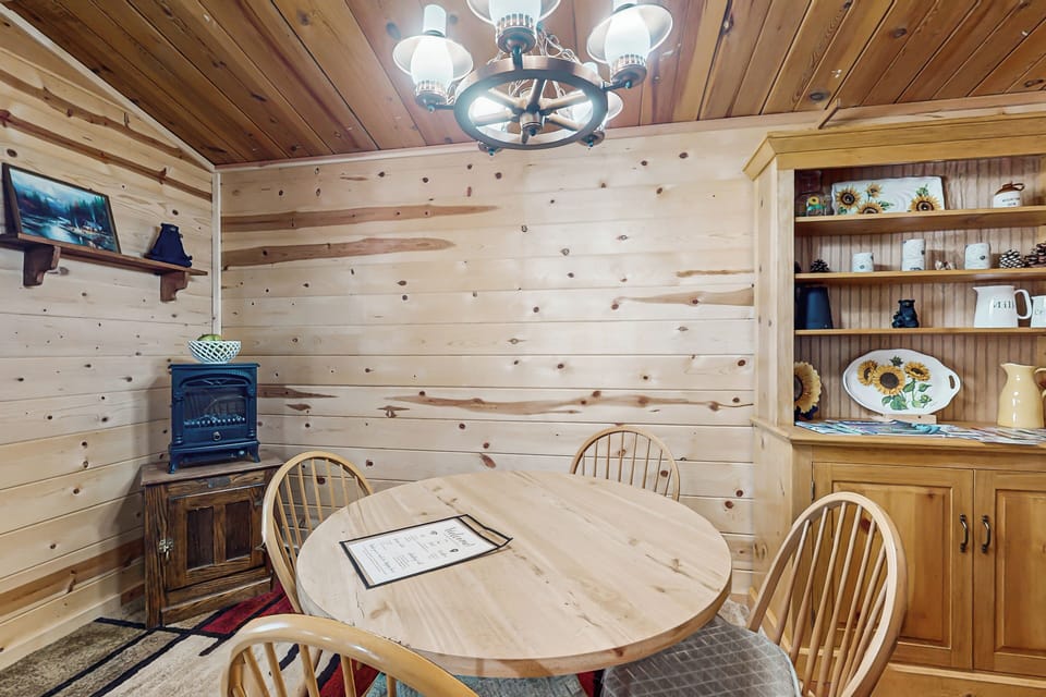 House (2 Bedrooms) | Interior