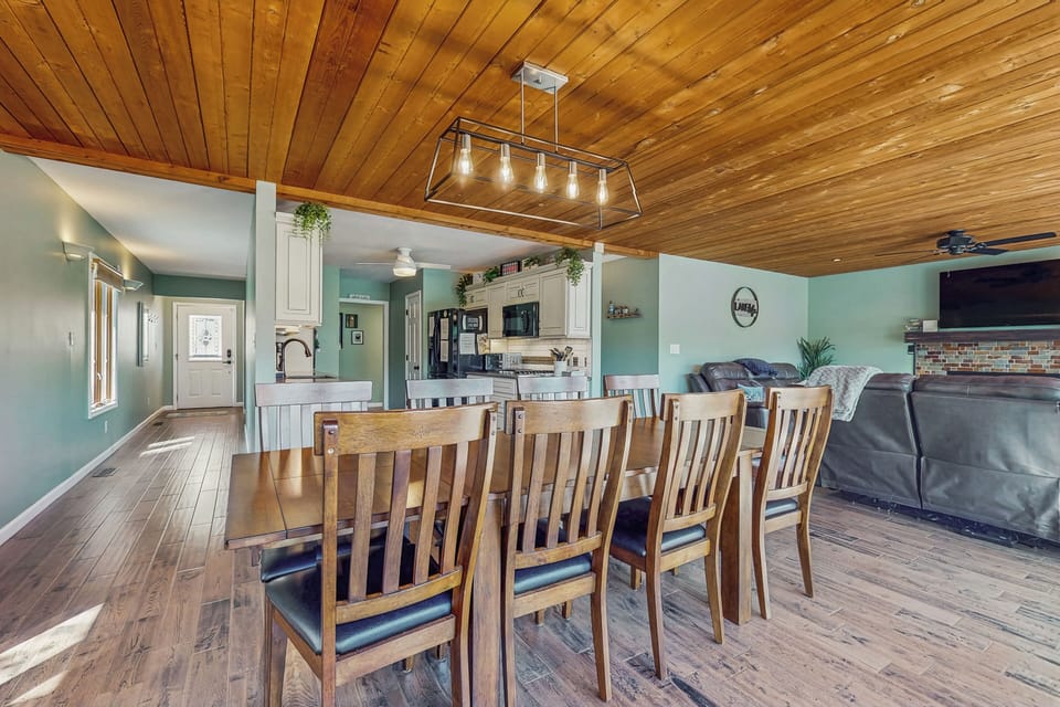 House (4 Bedrooms) | Interior
