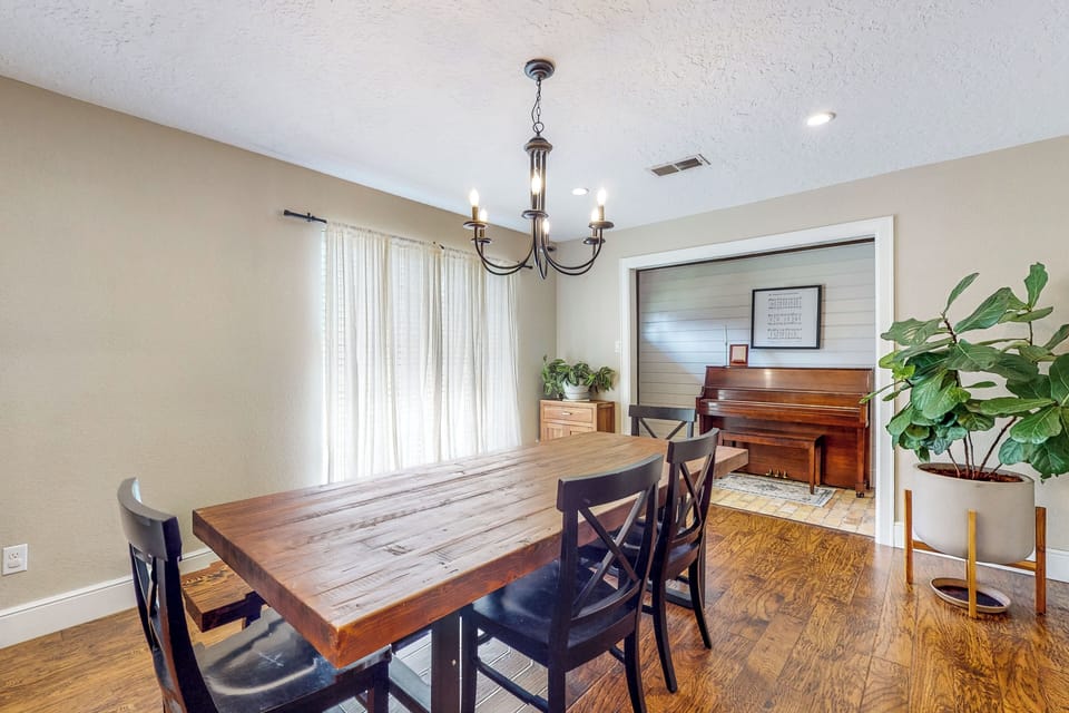 House (3 Bedrooms) | Interior