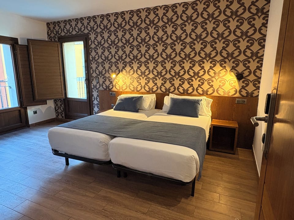 Twin Room | Down comforters, in-room safe, free WiFi, bed sheets